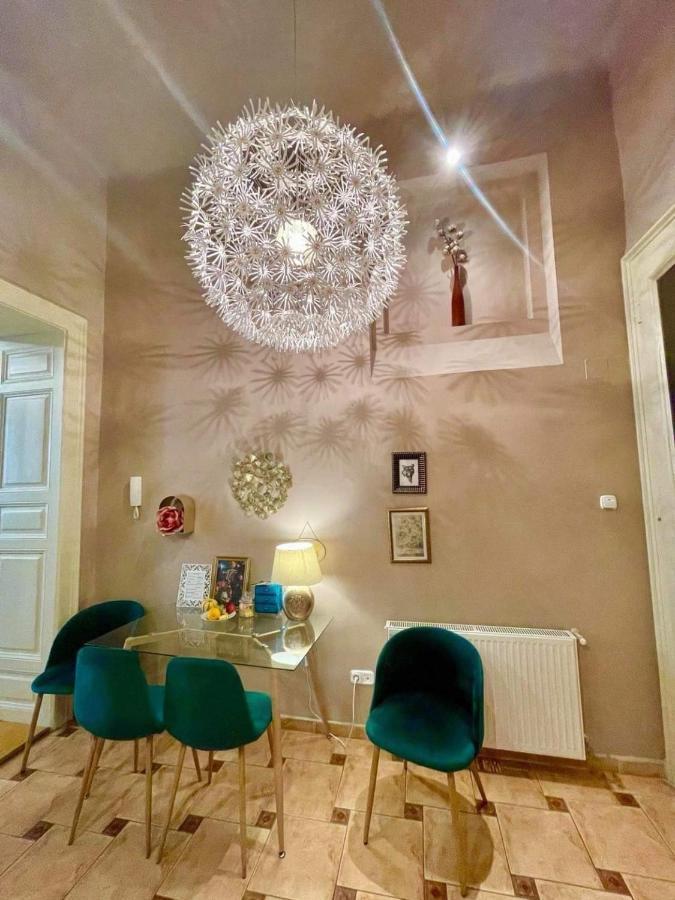 Wonder Deer Lux Apartment At The Parliament Self Check-In Budapest Exterior photo