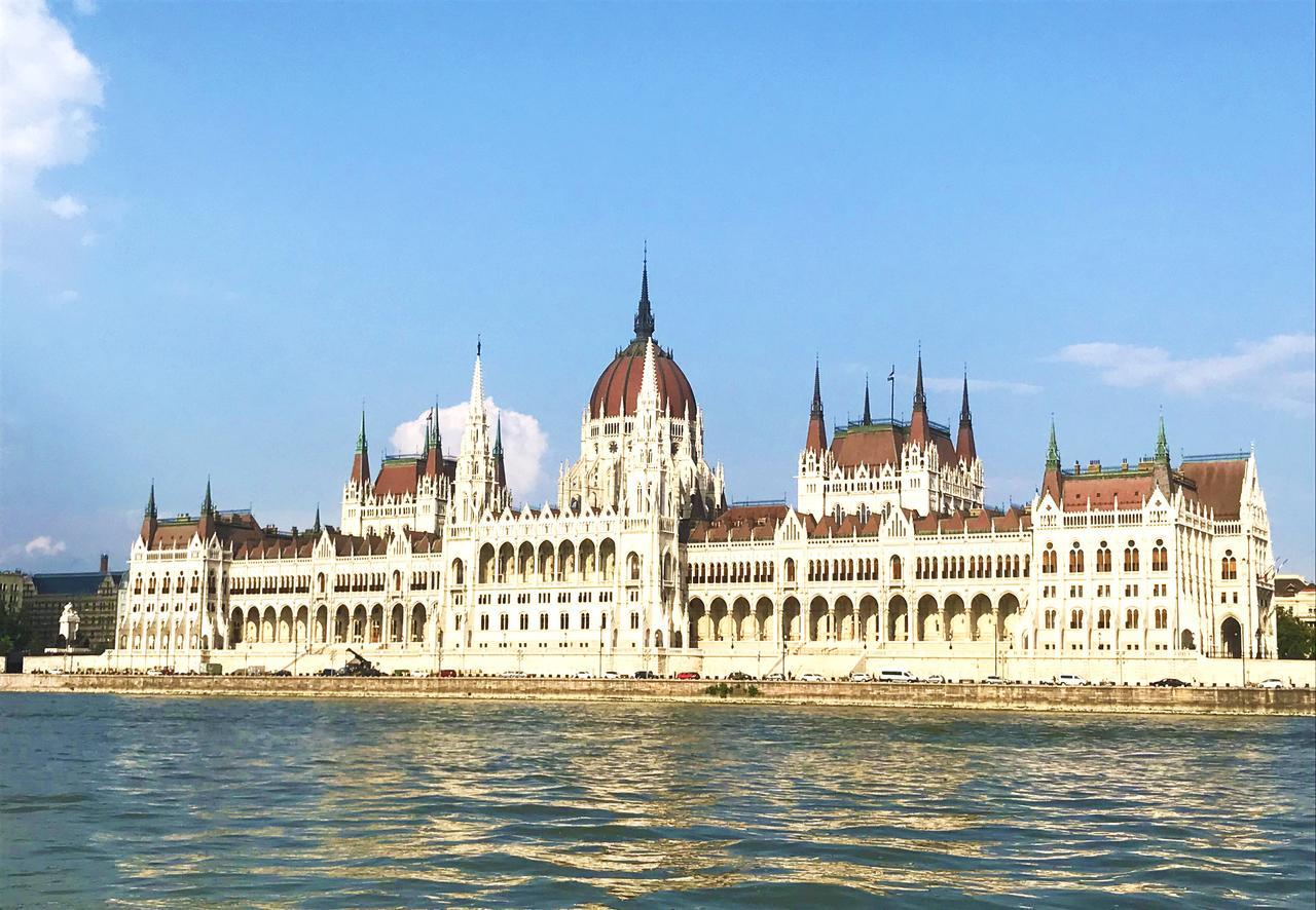 Wonder Deer Lux Apartment At The Parliament Self Check-In Budapest Exterior photo