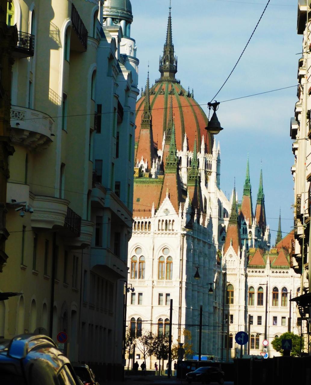 Wonder Deer Lux Apartment At The Parliament Self Check-In Budapest Exterior photo
